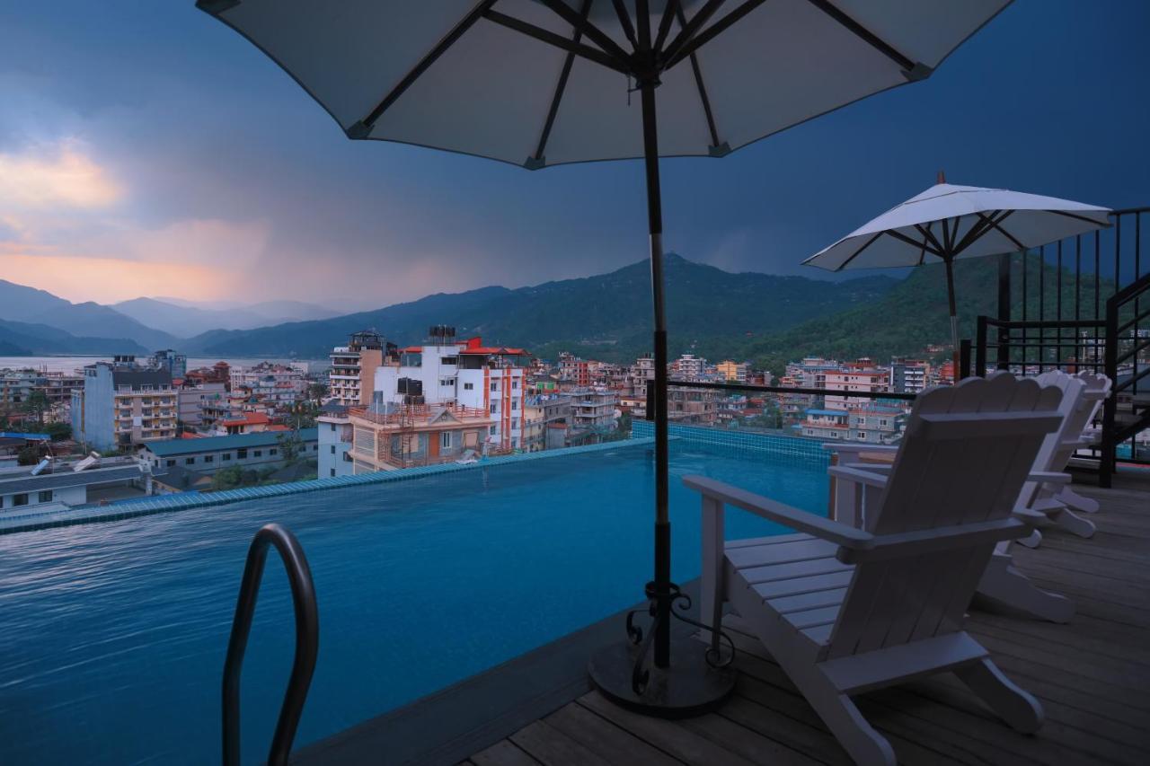 Hotel Aabas Pokhara By Barahi Hospitality Exterior foto