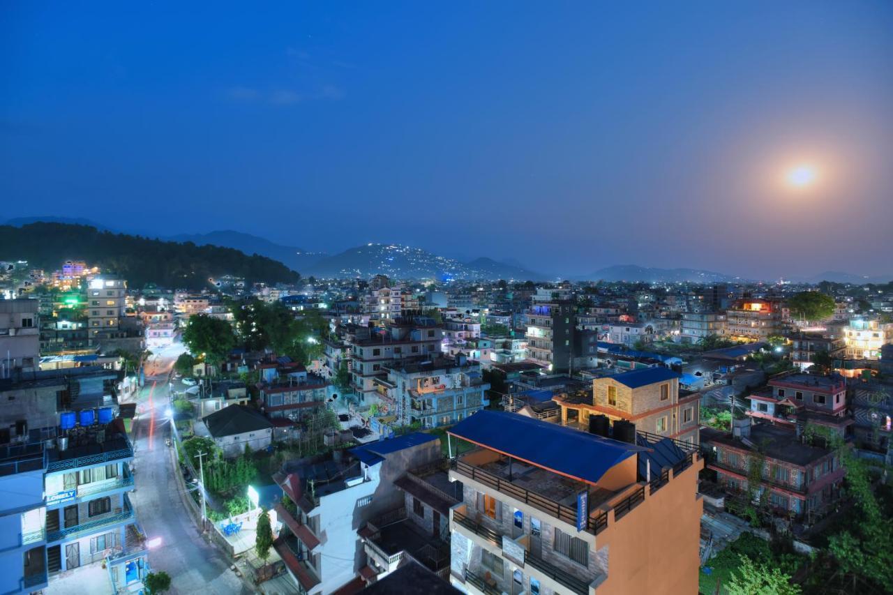 Hotel Aabas Pokhara By Barahi Hospitality Exterior foto