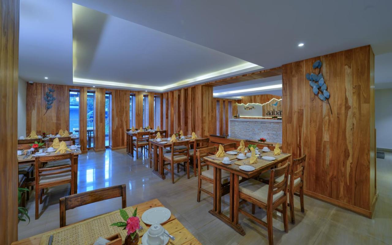 Hotel Aabas Pokhara By Barahi Hospitality Exterior foto