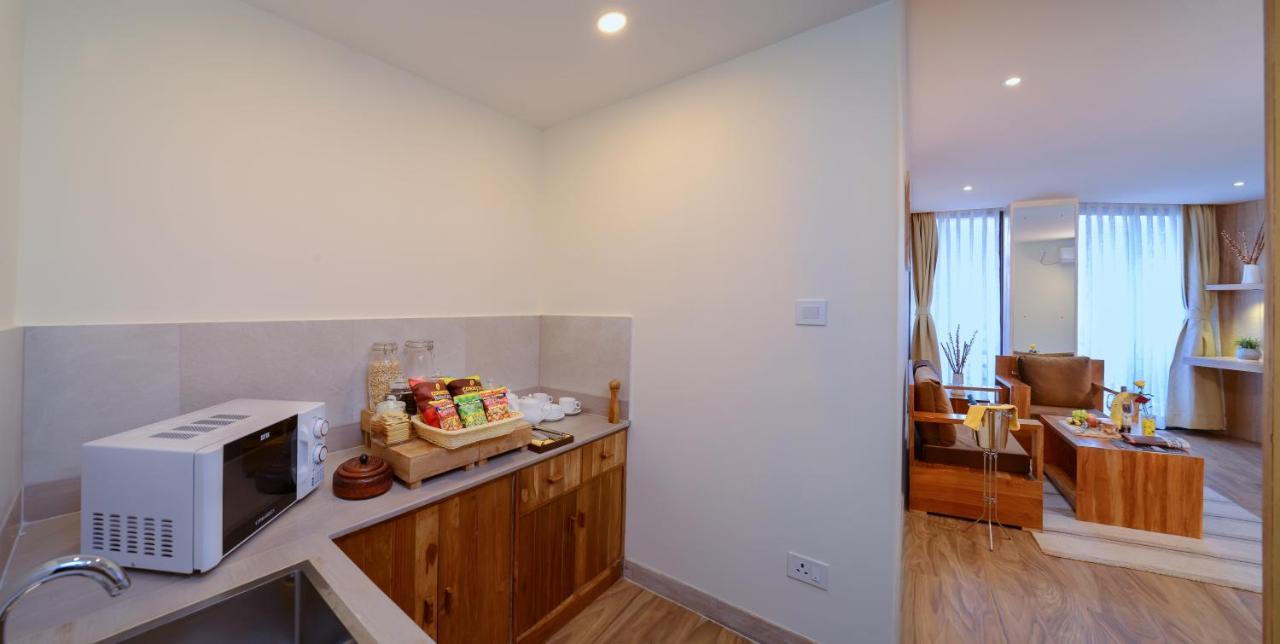 Hotel Aabas Pokhara By Barahi Hospitality Exterior foto